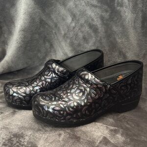 Night Rose Women's Danskos